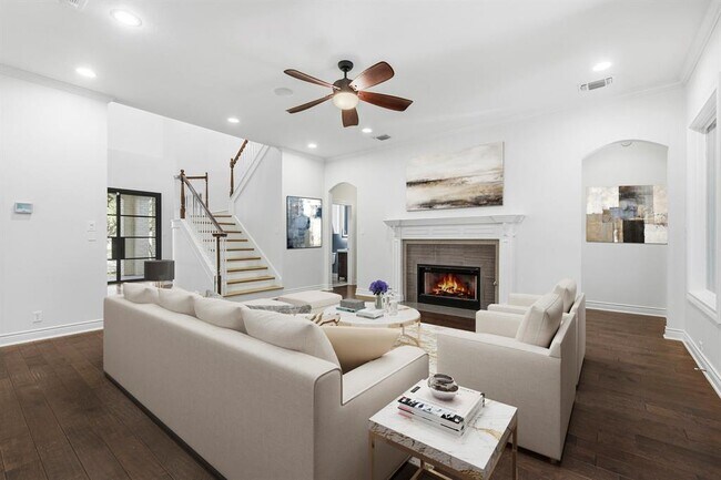 Building Photo - 1213 Grosvener Ct