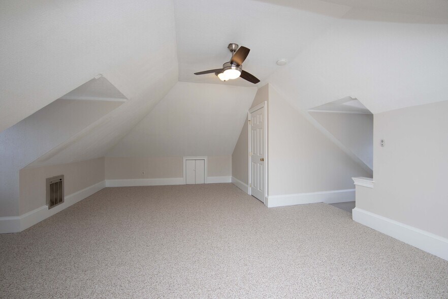 Bonus Room/Loft - 911 Eldridge Ave