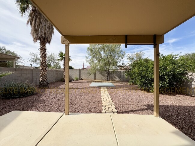 Building Photo - 2324 S Mcconnell Dr