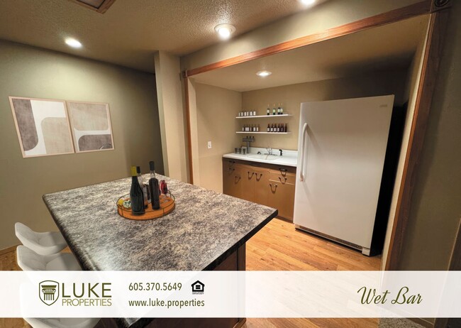 Building Photo - 4600 S Holbrook Ave