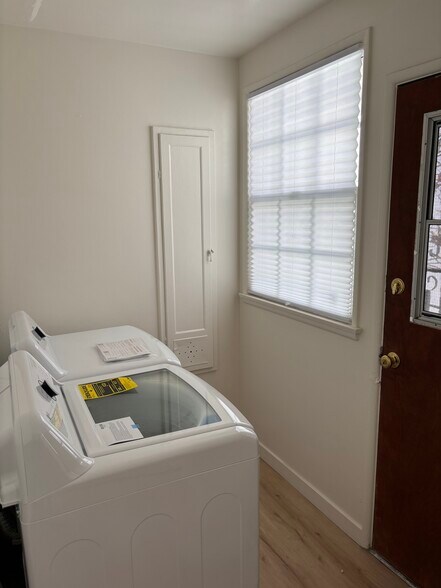 Building Photo - 2815 1/2 Folsom St.