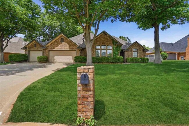 Building Photo - Beautiful 4 Bedroom Home with Pool – Available Now!