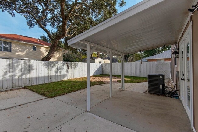 Building Photo - $300.00 Off First Months Rent!