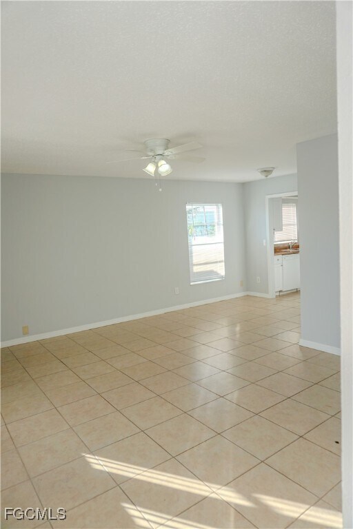 Building Photo - 6014 Deming Ave