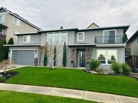 Building Photo - 1740 NW Klickitat St