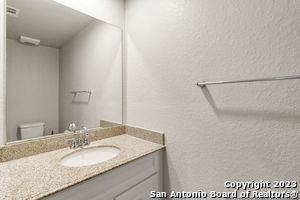 Building Photo - 10538 Legacy Cv