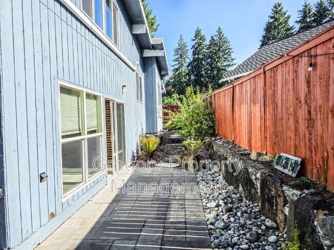 Building Photo - 11757 NE 143rd St