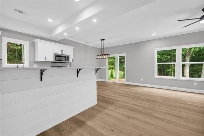 Building Photo - 155 Carey St