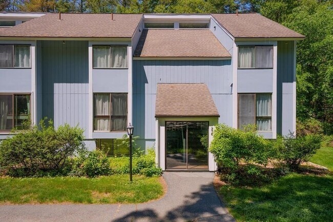 Building Photo - 376 Great Rd