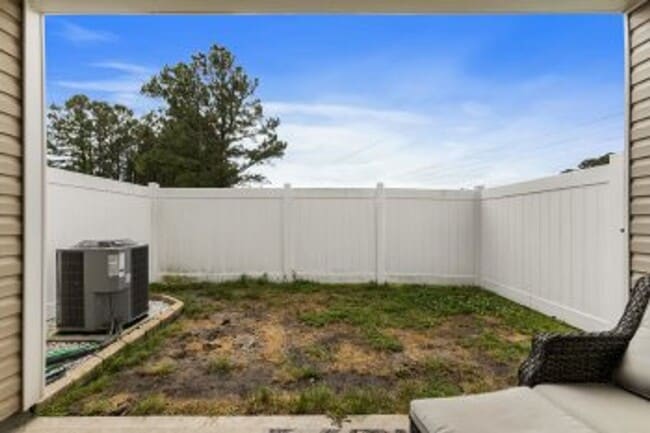 Building Photo - 207 Alexa Pl