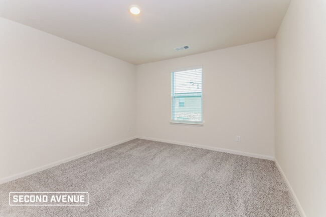 Building Photo - 909 Mallorie Ln