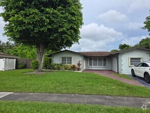 Building Photo - 939 Hibiscus Dr