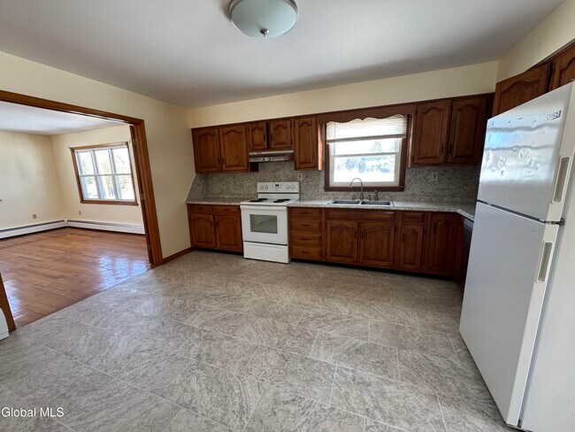 Building Photo - 60 Bloomingrove Dr