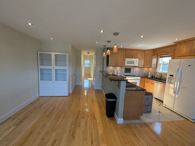 Building Photo - 125 Lockart Plaza