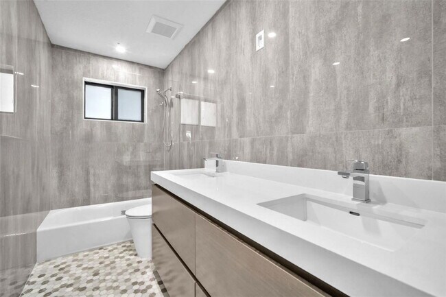 Building Photo - 8011 SW 18th Terrace