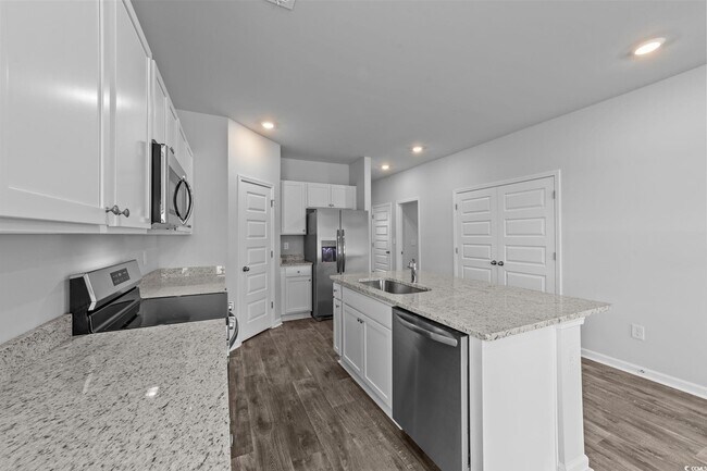 Building Photo - 136 Talladega Dr