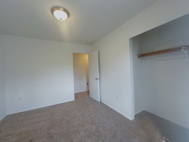 Building Photo - Beautiful 4-Bedroom 3-Bath Home in Marysvi...