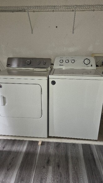 Building Photo - 10450 Manderley Way