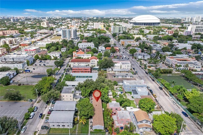 Building Photo - 110 NW 9th Ave