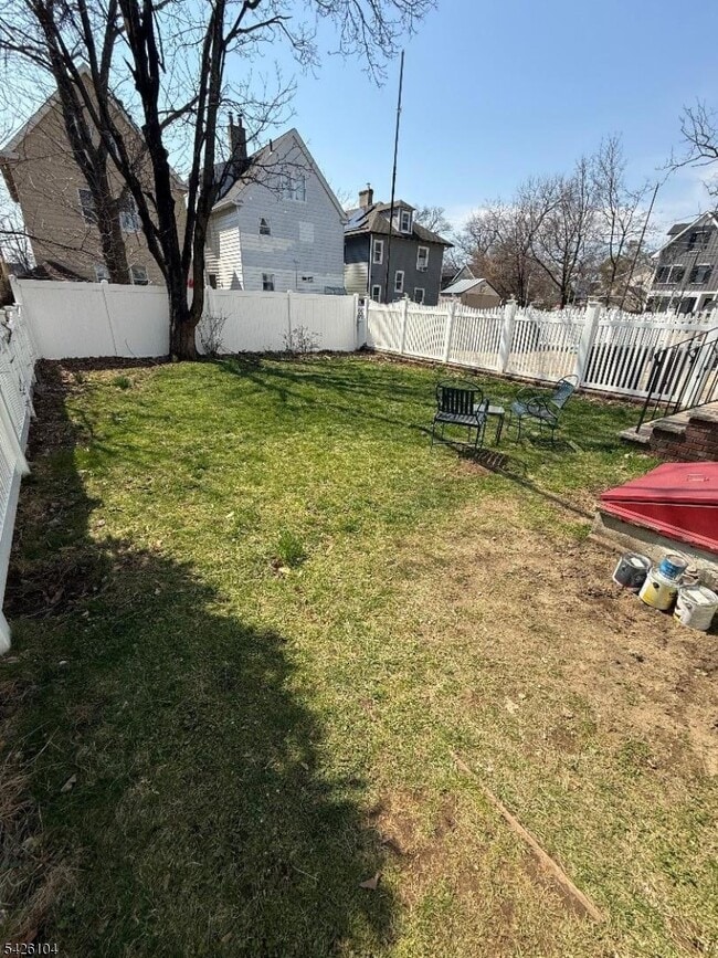 Building Photo - 19 Sylvan Pl