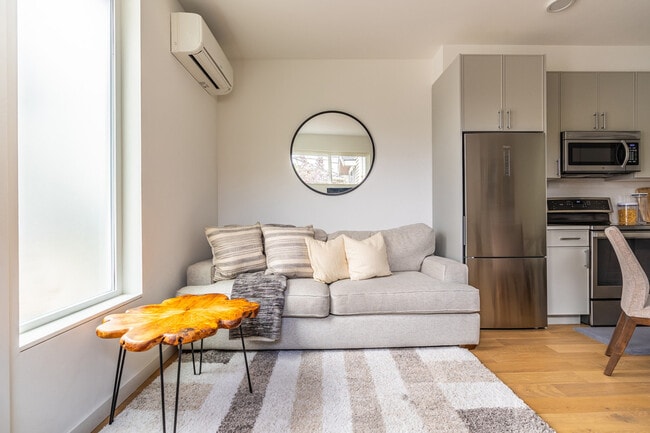 Building Photo - 5109C Phinney Ave N