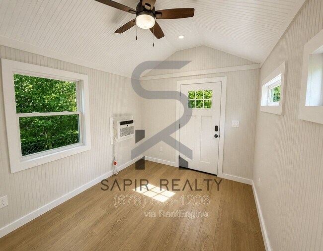 Building Photo - 1171 Arborvista Dr NE