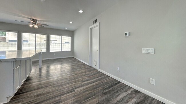 Building Photo - 1177 Springbrook St
