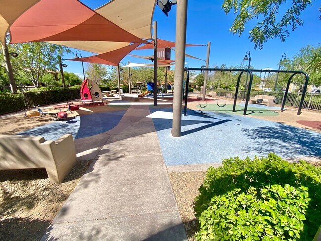 Building Photo - Ultra-Efficient 3 Bed / 2.5 Bath Inspirada Home with Fully Paid-Off Solar Panels!