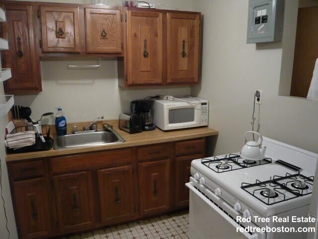 Building Photo - 433 Hanover St