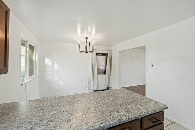 Building Photo - 819 W 2300 N