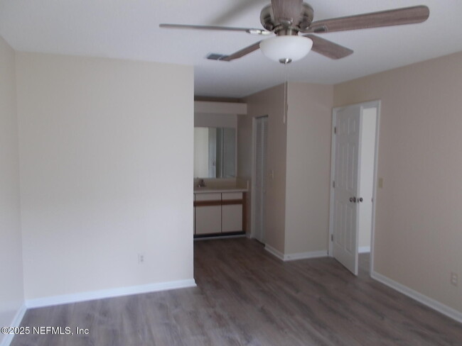 Building Photo - 8437 Long Meadow Cir N