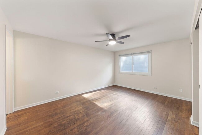 Building Photo - 345 Green Valley Dr