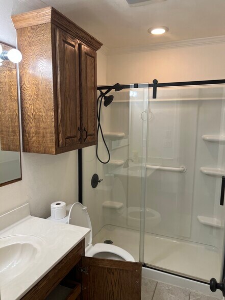 Building Photo - 108 Circle Dr