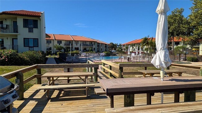 Building Photo - 1515 Pinellas Bayway S