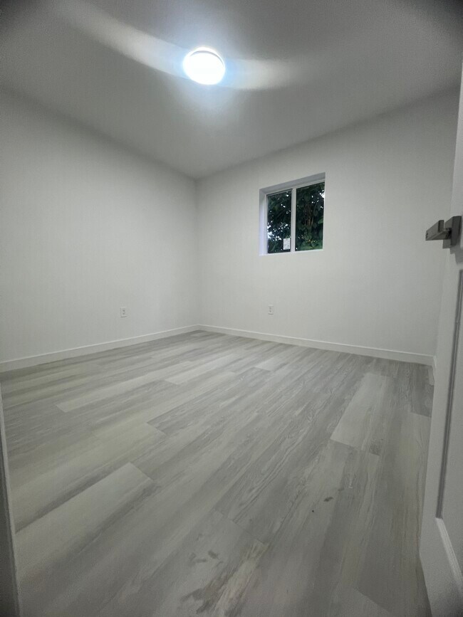 Building Photo - 1824 NW 49th St