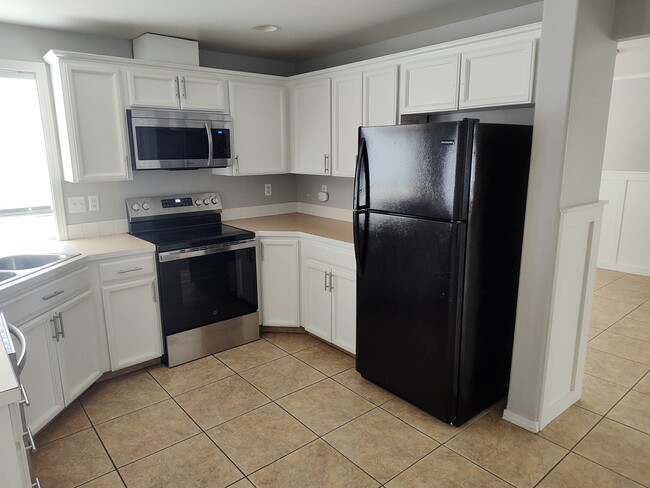 Building Photo - 4211 Holland Ln