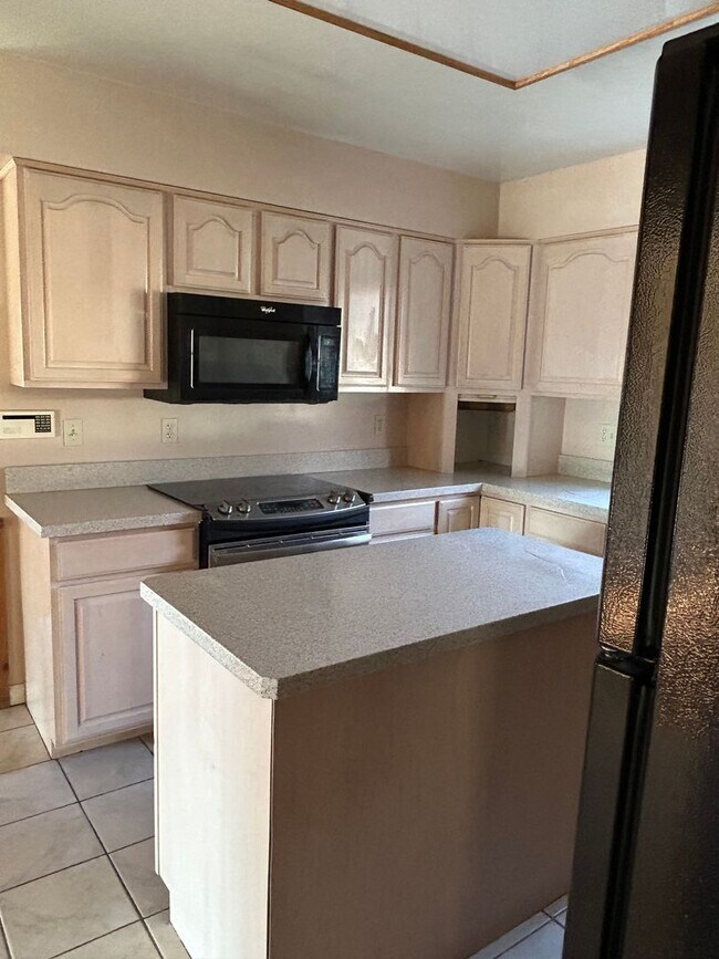 Building Photo - Spacious Gregory Hills Home | 4,000 SF • 4 Bed • 3.5 Bath • Fenced Yard