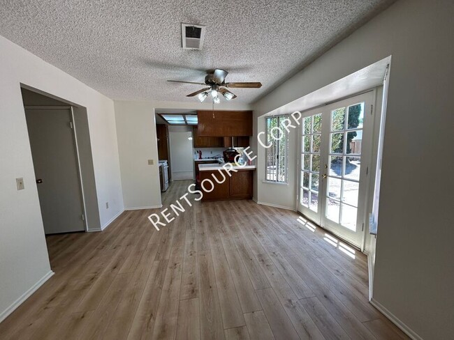 Building Photo - 1304 Kings Rd