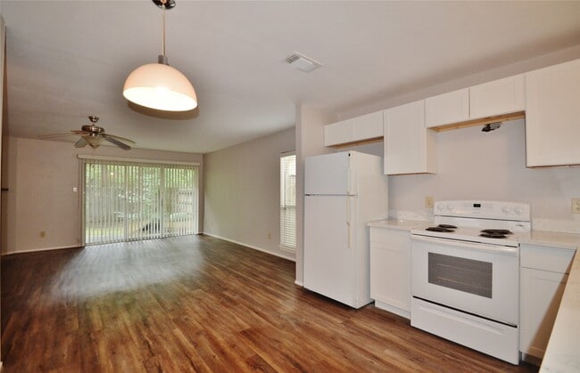 Building Photo - 83 Marabou Pl