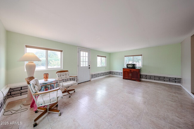 Building Photo - 9714 W Terrace Ln