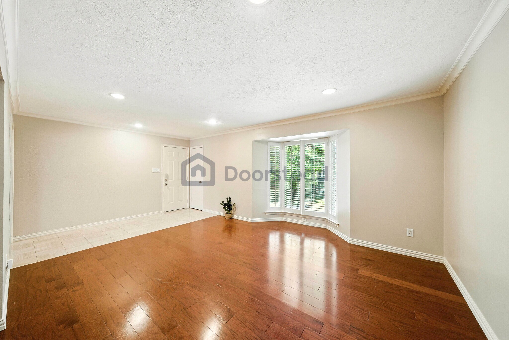 Building Photo - 6009 Sandhurst Ln