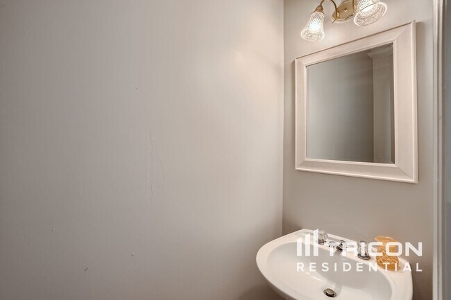 Building Photo - 7067 Brook Side Landing
