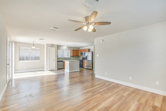 Building Photo - 605 Pinto Springs Ln