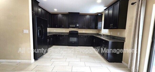 Building Photo - 2402 Okalani St