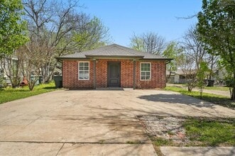 Building Photo - 517 S Vaden St