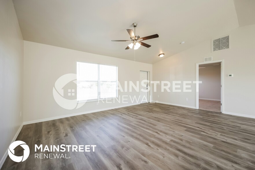 Building Photo - 3409 24th St W