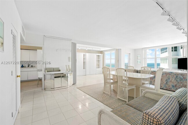 Building Photo - 5001 Collins Ave