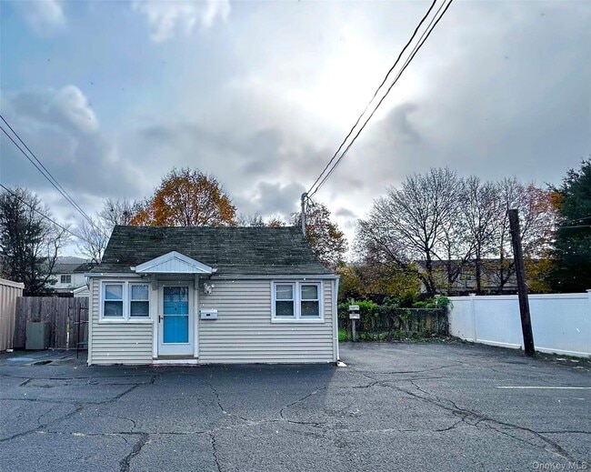 Building Photo - 73A E Railroad Ave