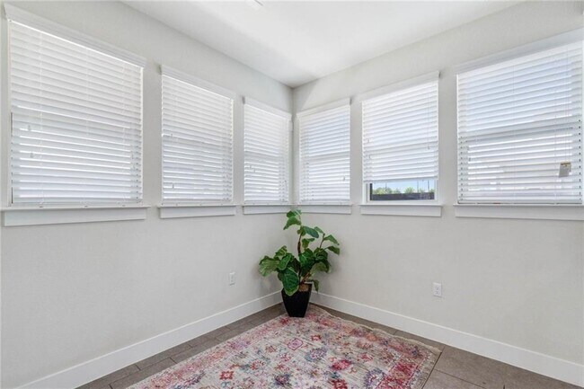 Building Photo - 9507 Gynerium Dr