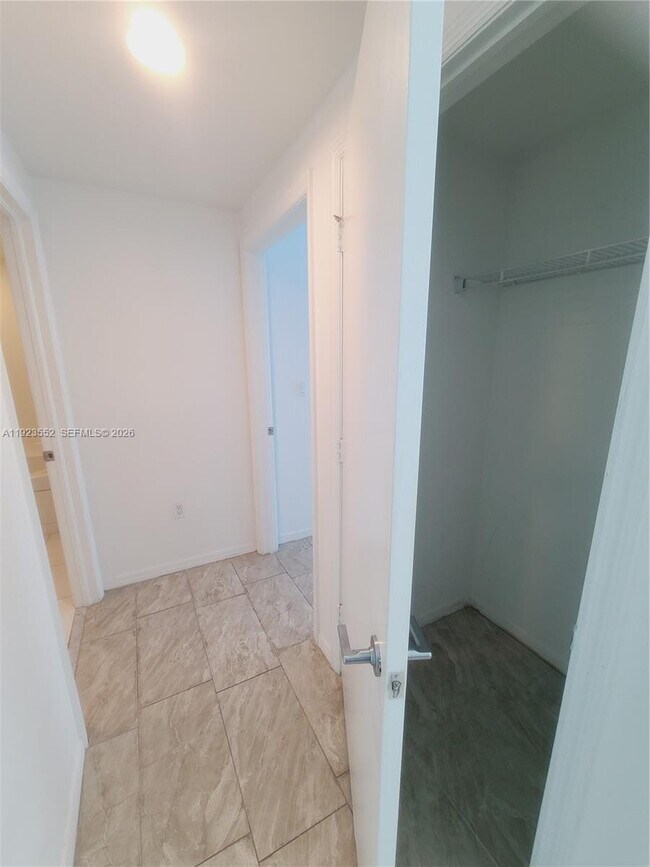 Building Photo - 500 Brickell Ave